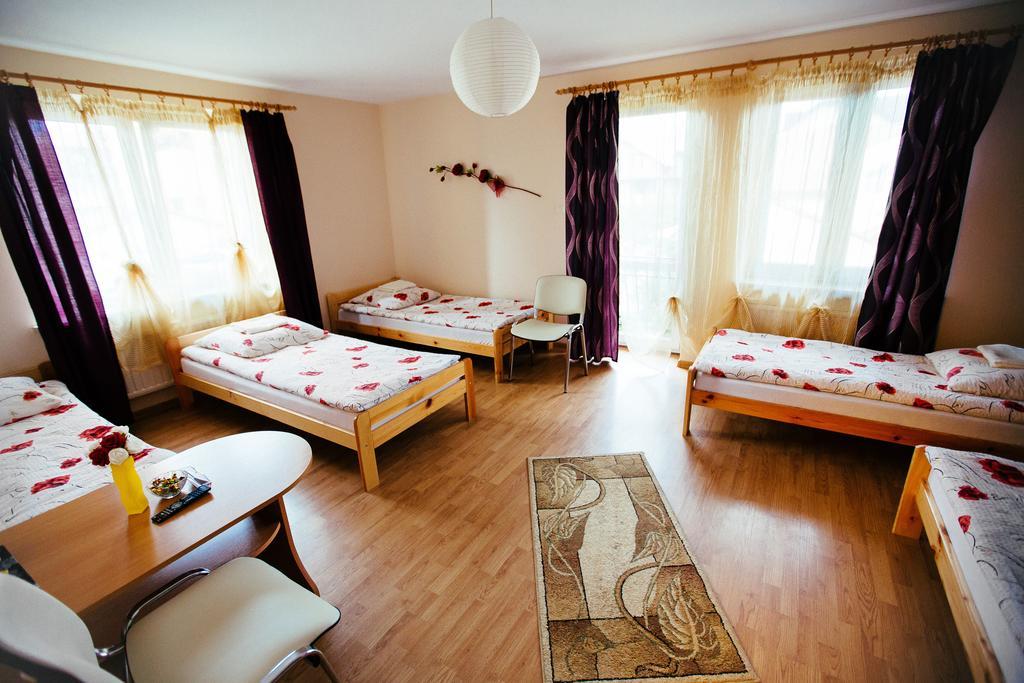 Tanie Noclegi 2 Kielce Szoba fotó