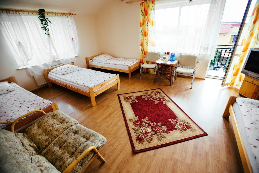 Tanie Noclegi 2 Kielce Szoba fotó